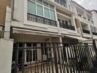 For sale and for rent 3 bedrooms house in Yan Nawa, Bangkok