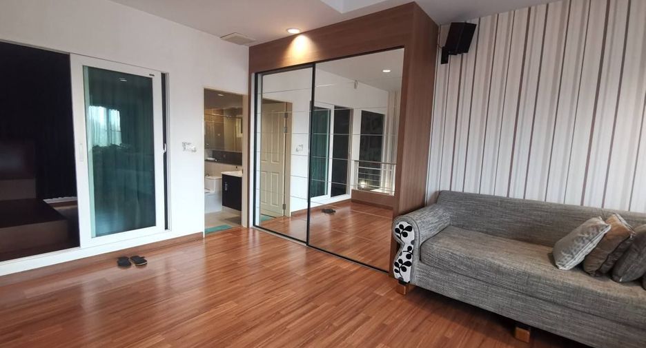 Casa en venta y en alquiler de 3 habitaciones en Yan Nawa, Bangkok
