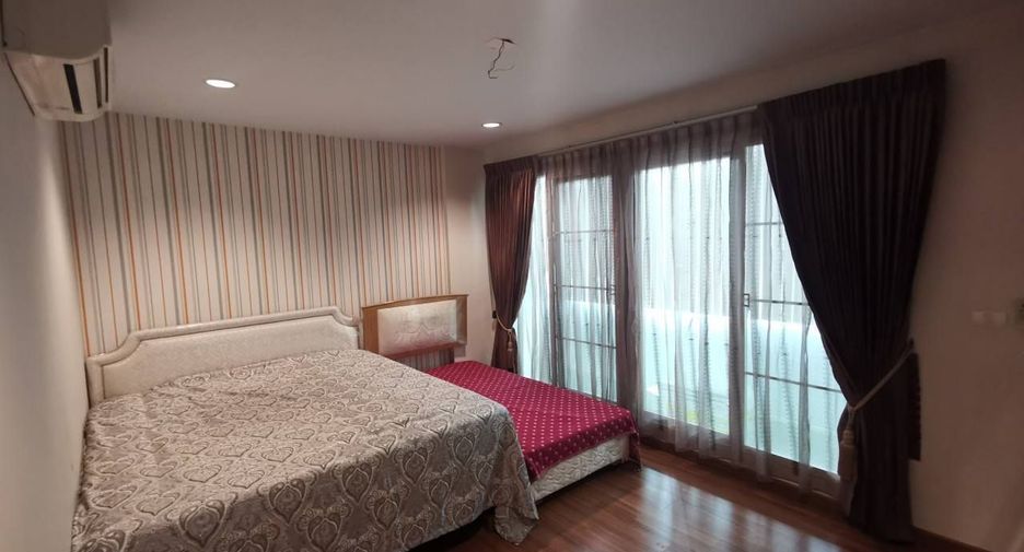 Casa en venta y en alquiler de 3 habitaciones en Yan Nawa, Bangkok