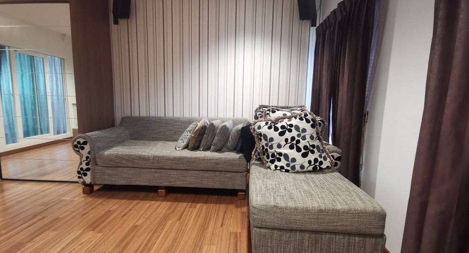 Casa en venta y en alquiler de 3 habitaciones en Yan Nawa, Bangkok