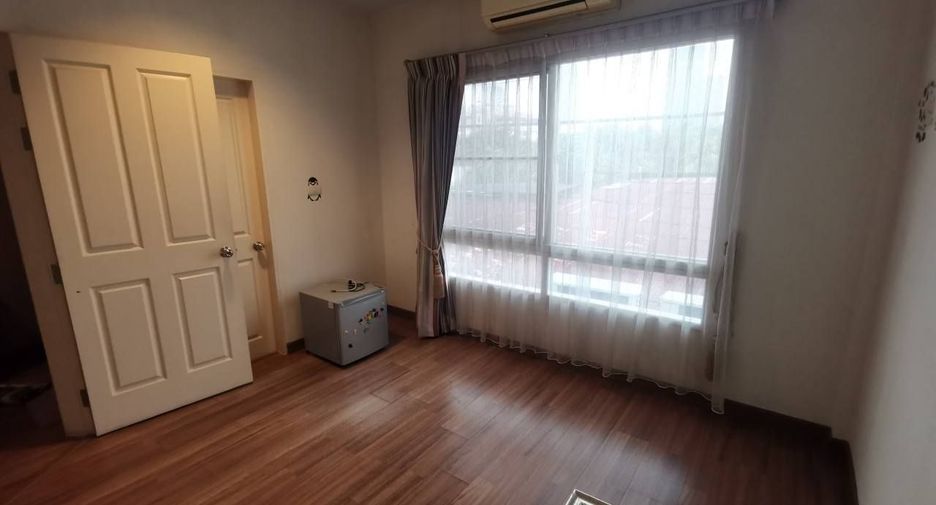 Casa en venta y en alquiler de 3 habitaciones en Yan Nawa, Bangkok