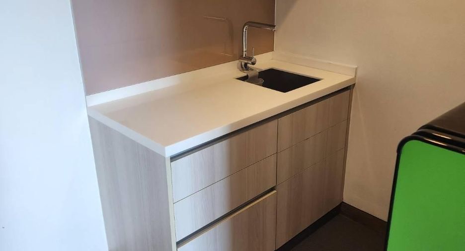 For sale 1 bed condo in Khlong Toei, Bangkok