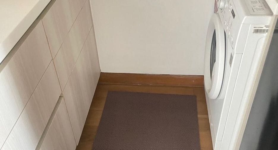 For sale 1 bed condo in Khlong Toei, Bangkok