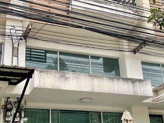 For sale 3 bedrooms townhouse in Thung Khru, Bangkok