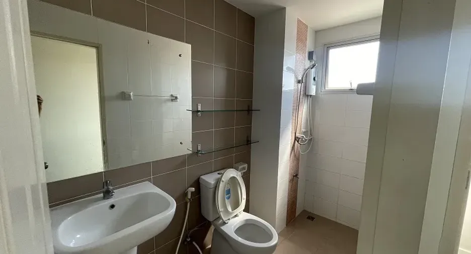 Reihenhaus zum Kauf mit 3 Zimmer in Thung Khru, Bangkok