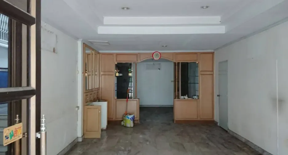 For sale 7 bedrooms house in Chatuchak, Bangkok