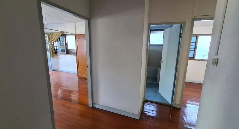 For sale 7 bedrooms house in Chatuchak, Bangkok