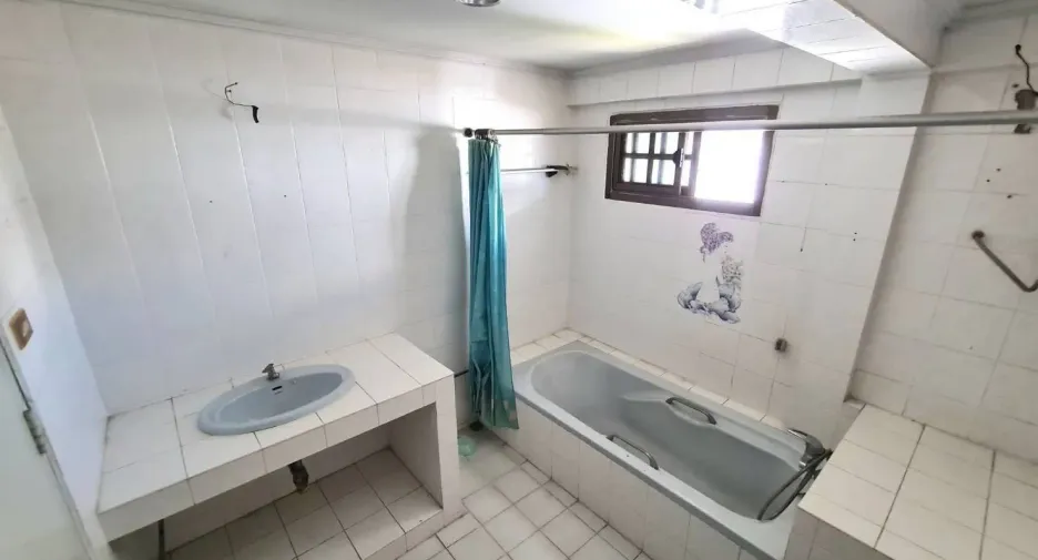 For sale 7 bedrooms house in Chatuchak, Bangkok