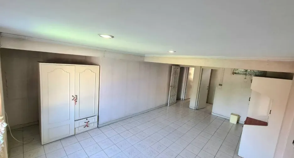 For sale 7 bedrooms house in Chatuchak, Bangkok
