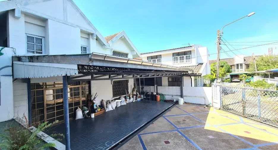 For sale 7 bedrooms house in Chatuchak, Bangkok