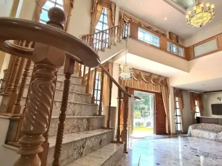 Haus zum Kauf mit 7 Zimmer in Chatuchak, Bangkok
