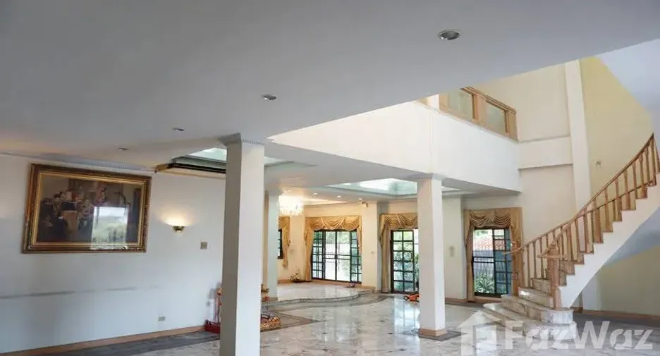 For sale 7 bedrooms house in Chatuchak, Bangkok