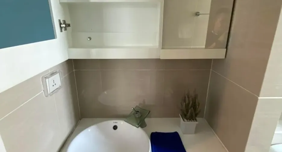 Продажа и аренда 1 кровать кондо в Хуаи Кхщанг, Бангкок