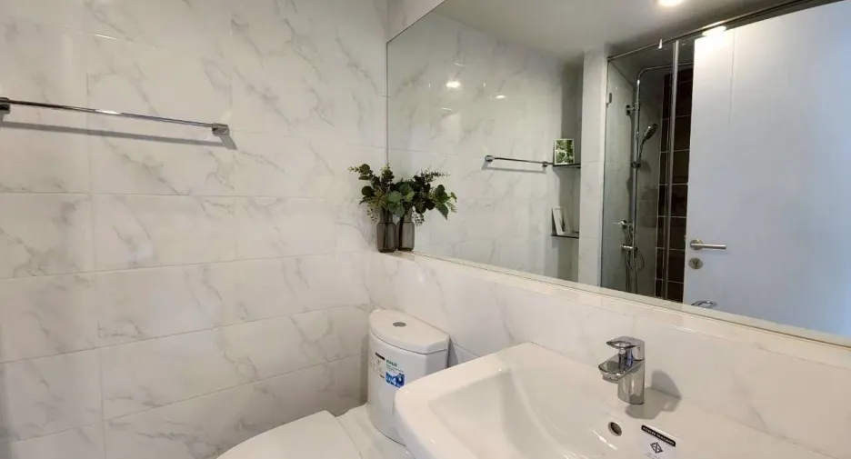 For sale 1 bed condo in Khlong Toei, Bangkok