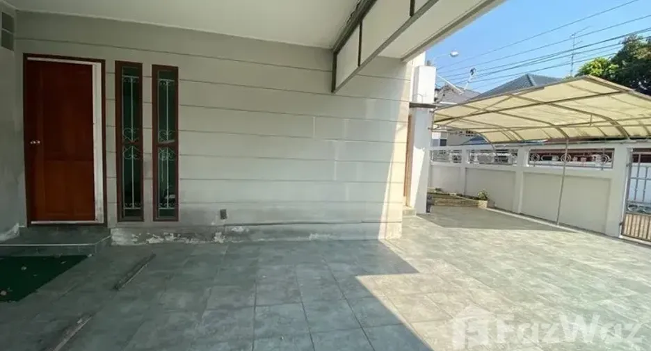 Haus zum Kauf und zur Miete mit 4 Zimmer in Suan Luang, Bangkok