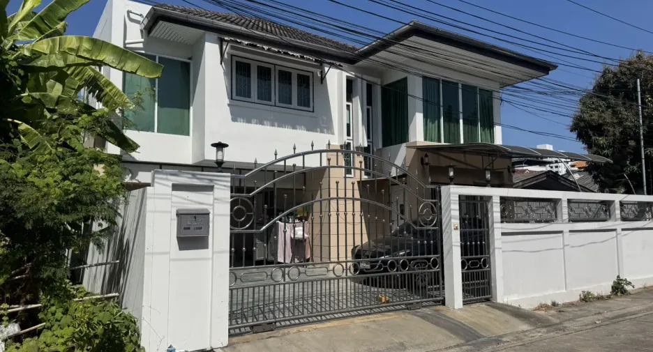 Haus zum Kauf und zur Miete mit 4 Zimmer in Suan Luang, Bangkok