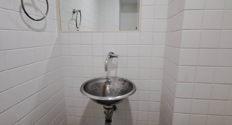 For sale 1 bed condo in Huai Khwang, Bangkok