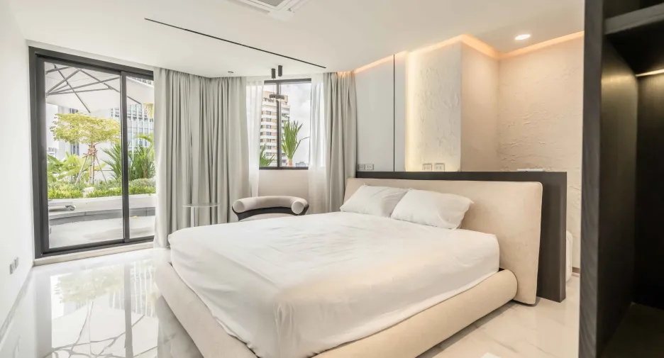 For sale 1 bed condo in Watthana, Bangkok