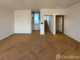 For sale 5 bedrooms townhouse in Watthana, Bangkok