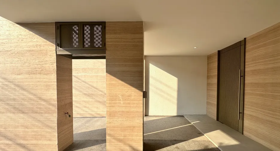 For sale 5 bedrooms townhouse in Watthana, Bangkok
