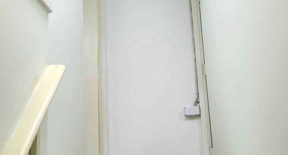 For rent 2 bedrooms house in Bang Rak, Bangkok