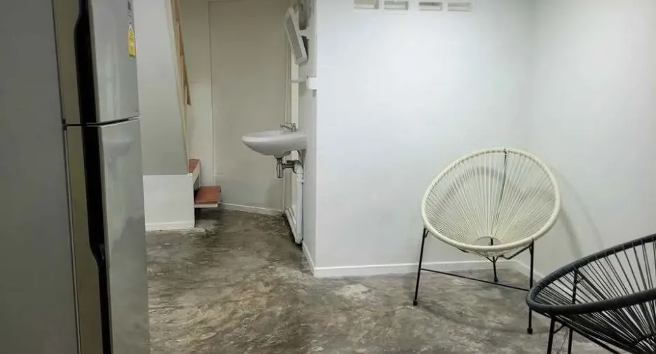 For rent 2 bedrooms house in Bang Rak, Bangkok