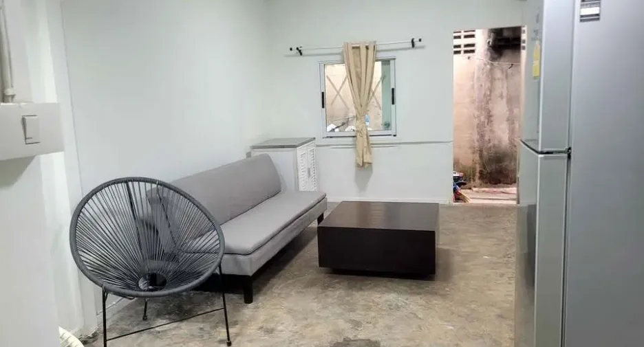 For rent 2 bedrooms house in Bang Rak, Bangkok