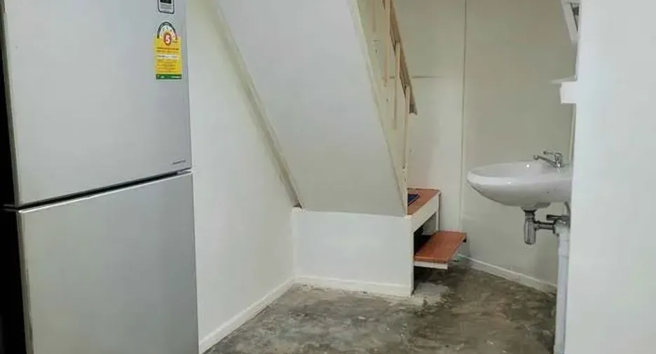 For rent 2 bedrooms house in Bang Rak, Bangkok