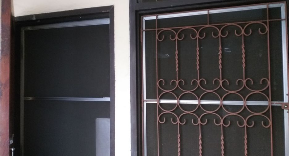 Casa adosada en venta de 3 habitaciones en Yan Nawa, Bangkok