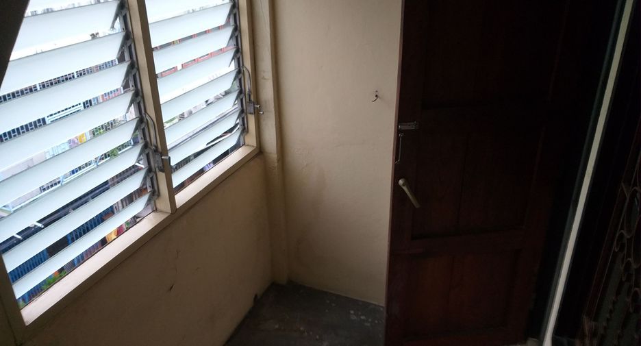 Casa adosada en venta de 3 habitaciones en Yan Nawa, Bangkok
