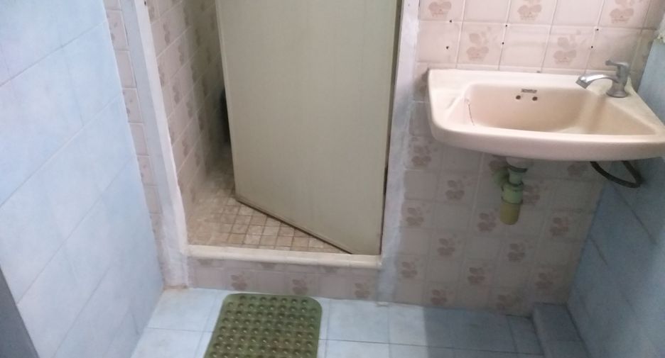 Casa adosada en venta de 3 habitaciones en Yan Nawa, Bangkok