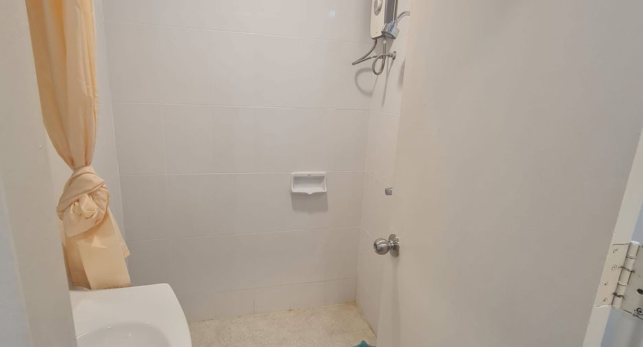 For rent studio condo in Huai Khwang, Bangkok