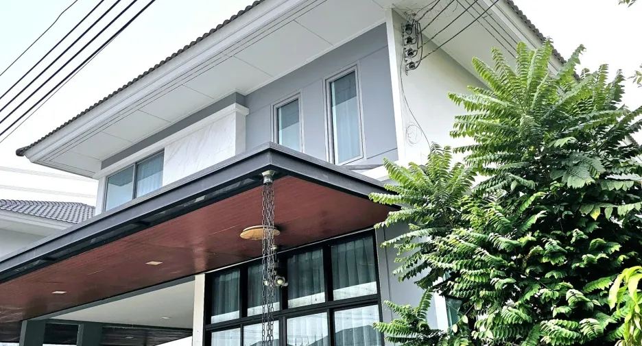 For sale and for rent 4 bedrooms house in Lat Krabang, Bangkok