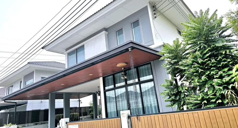 For sale and for rent 4 bedrooms house in Lat Krabang, Bangkok