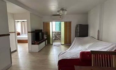 Wohnung zum Kauf mit 2 Zimmer in Huai Khwang, Bangkok