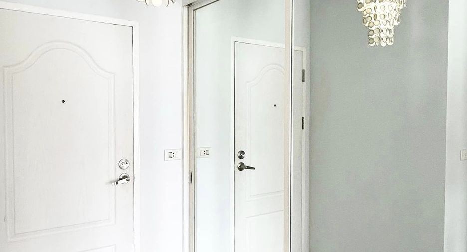 For rent studio condo in Huai Khwang, Bangkok