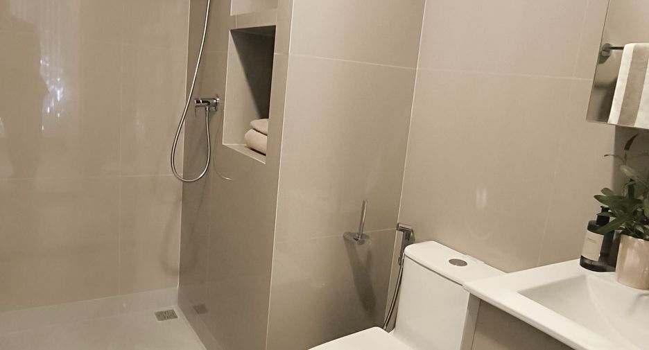 For sale 1 bed condo in Wang Thonglang, Bangkok