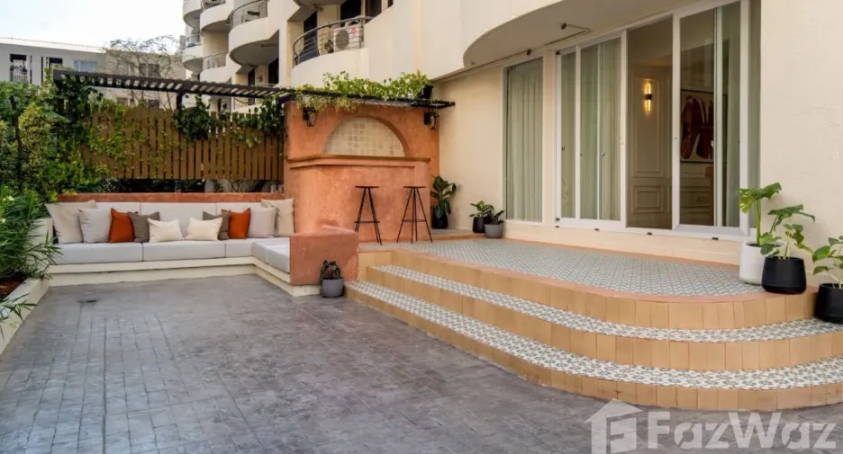 For sale 4 bedrooms condo in Watthana, Bangkok