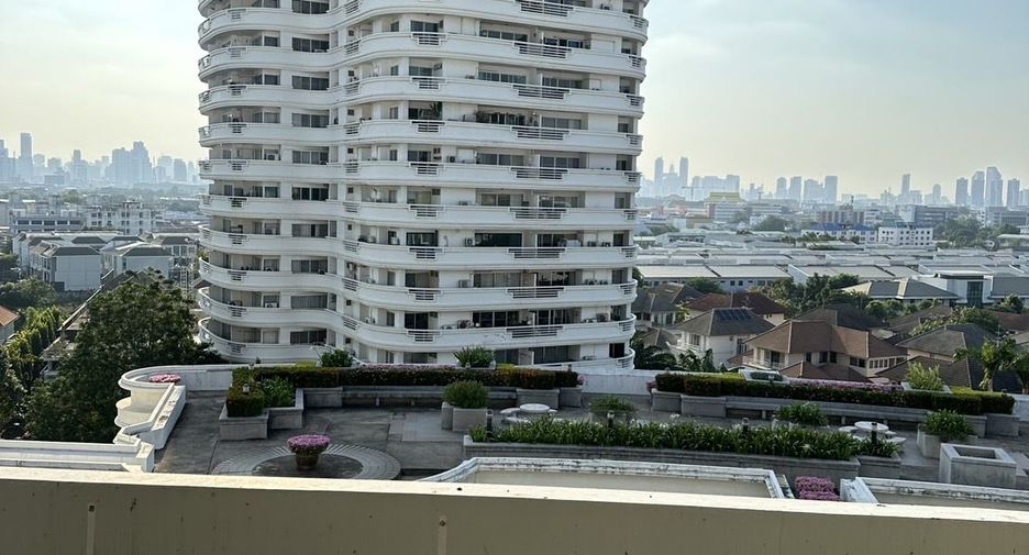For sale 1 bed condo in Bang Kapi, Bangkok