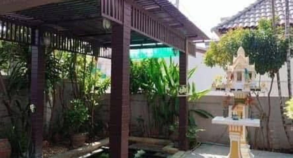 Haus zum Kauf mit 5 Zimmer in Lat Phrao, Bangkok