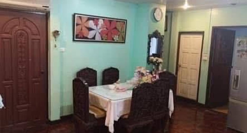 Haus zum Kauf mit 5 Zimmer in Lat Phrao, Bangkok