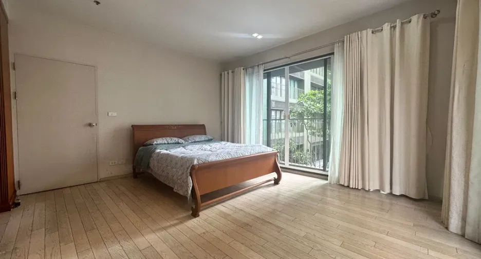 For sale 2 bedrooms condo in Watthana, Bangkok