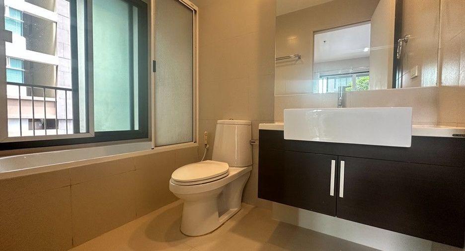 For sale 2 bedrooms condo in Watthana, Bangkok