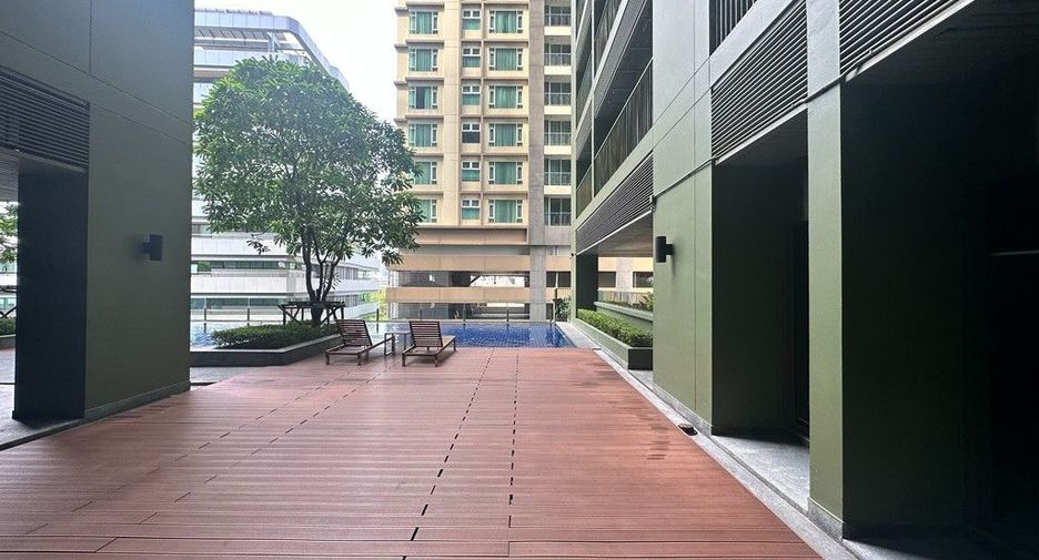 For sale 2 bedrooms condo in Watthana, Bangkok