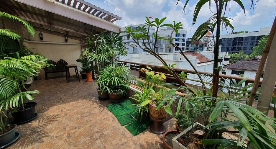 À louer 2 chambres condo à Khlong Toei, Bangkok