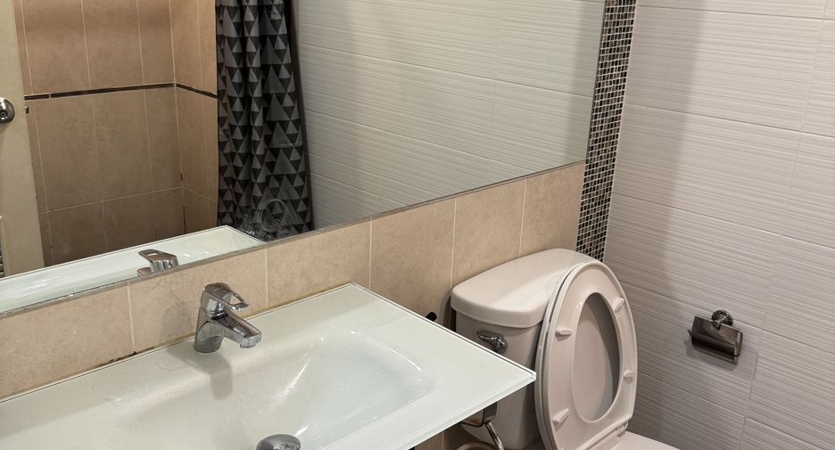 For sale 2 bedrooms condo in Khan Na Yao, Bangkok