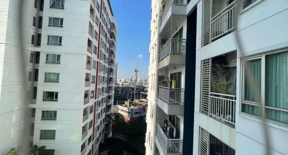 For sale and for rent studio condo in Khlong Toei, Bangkok