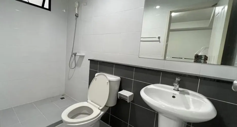 For sale and for rent 3 bedrooms townhouse in Bang Phli, Samut Prakan