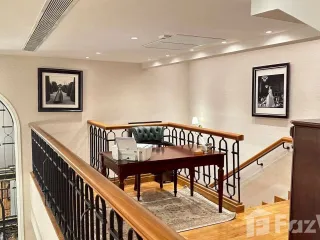 À vendre et à louer 4 chambres maison à Watthana, Bangkok