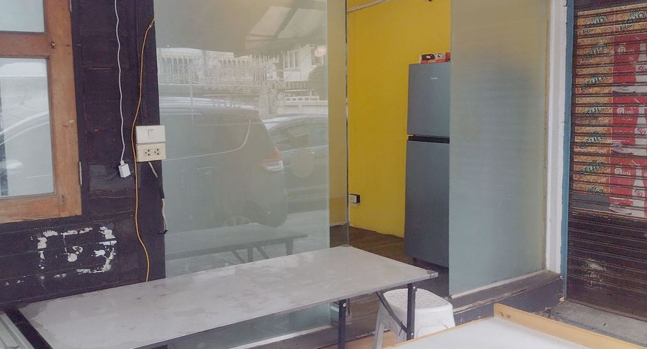 For rent retail Space in Dusit, Bangkok